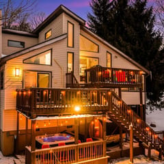Lakefront•Hot Tub•Sauna•Kayaks•Game Room•Poconos