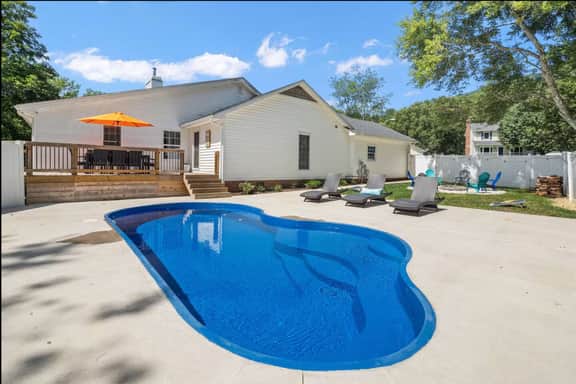 Sleeps 16 • Pool • 2 Hot Tubs • Sauna • Near AVL