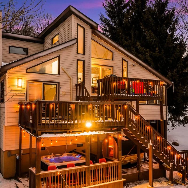 Lakefront•Hot Tub•Sauna•Kayaks•Game Room•Poconos